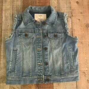Tucker and Tate girls size 7/8 denim jean sleeveless jacket button up vest
